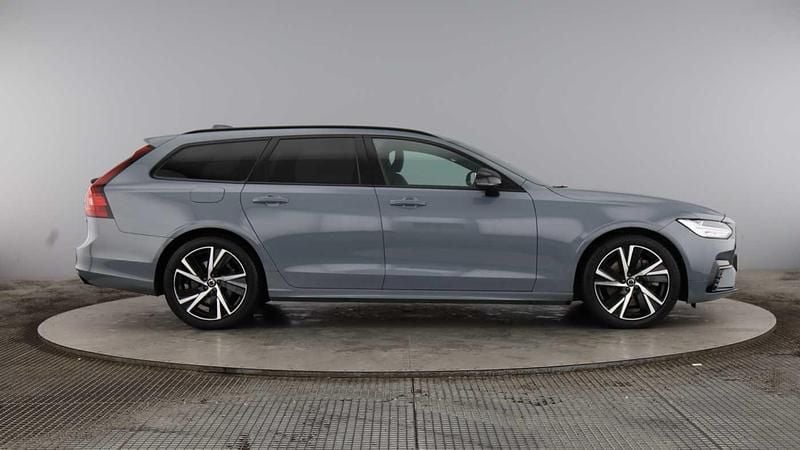 Used Volvo V90 R-Design 197 HP (144 kW) 2022 Thunder grey Estate