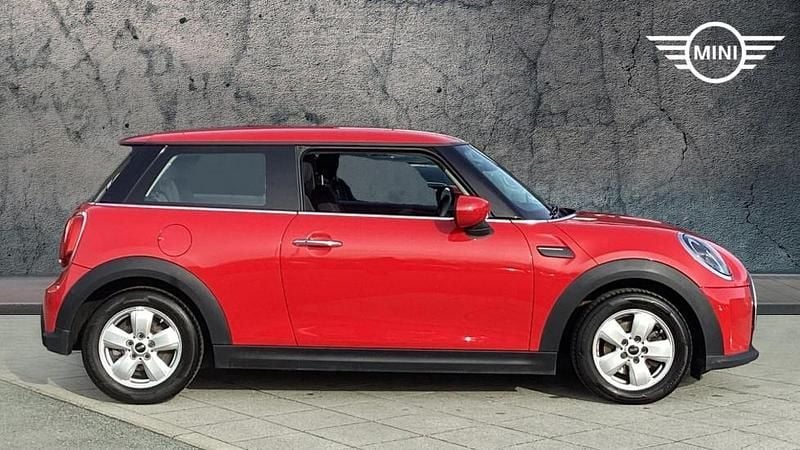 Used Mini Cooper Classic 134 HP (98 kW) 2023 Red Hatchback