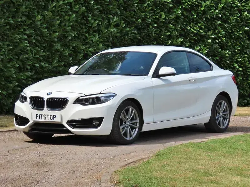 Used BMW 218 Sport Line 2018 White Coupe