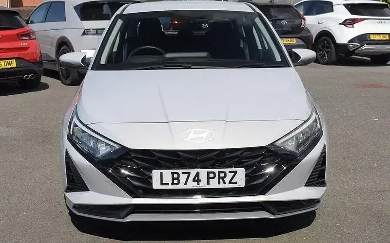 Used Hyundai i20 Advanced 101 HP (74 kW) 2024 Grey Hatchback