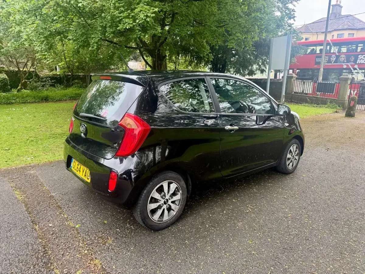 Usado Kia Picanto 68 CV (50 kW) 2014 Negro Utilitario