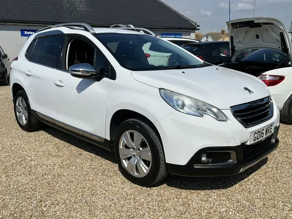 Used Peugeot 2008 Allure 100 HP (73 kW) 2016 White SUV
