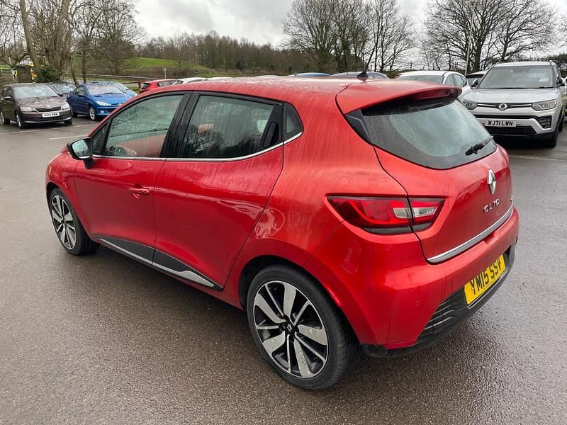 Used Renault Clio IV Dynamique 90 HP (66 kW) 2015 Red Hatchback