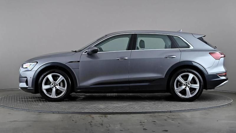 Used Audi e-tron Comfort 230 kW (313 HP) 2022 Grey SUV