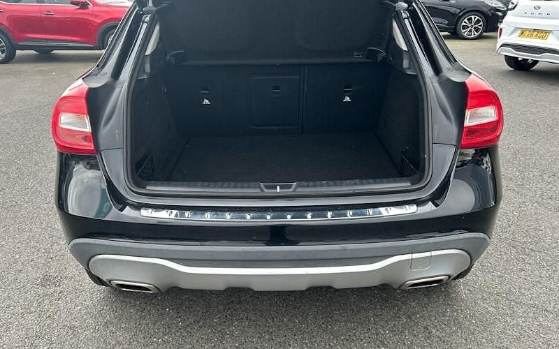 Used Mercedes GLA200 156 HP (114 kW) 2018 Black SUV