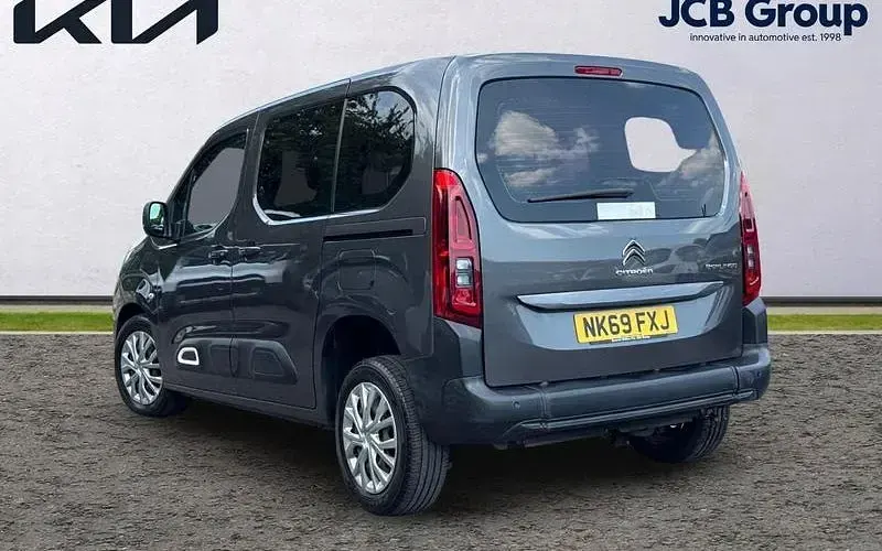 Używany Citroën Berlingo Feel 131 KM (96 kW) 2023 Minivan