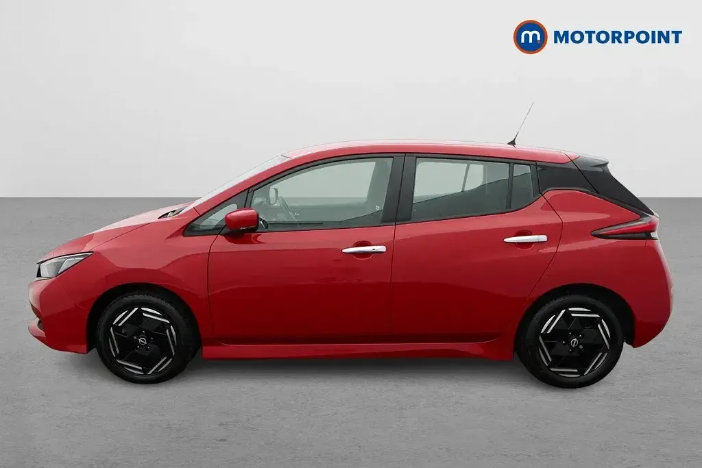 Used Nissan Leaf Acenta 110 kW (150 HP) 2022 Red Hatchback