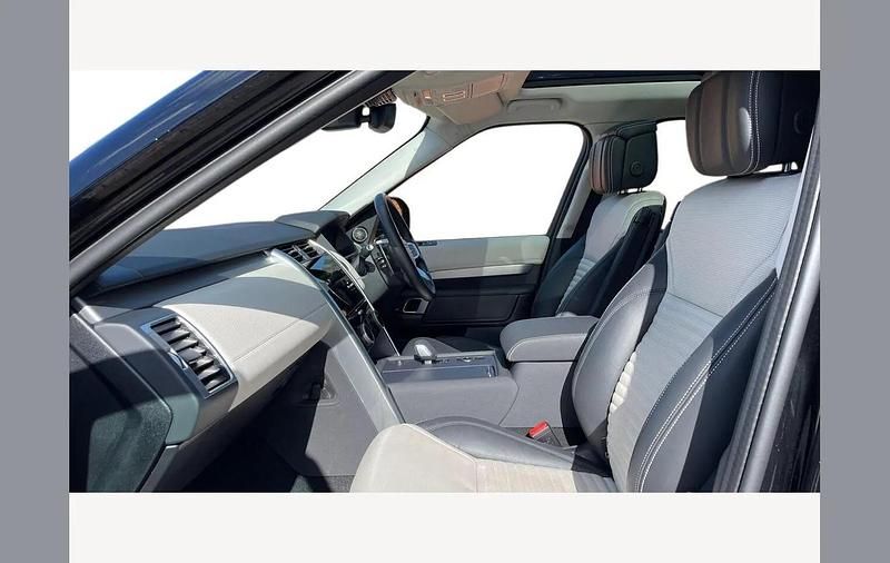 Used Land Rover Discovery 5 HSE Dynamic 350 HP (257 kW) 2024 Black SUV