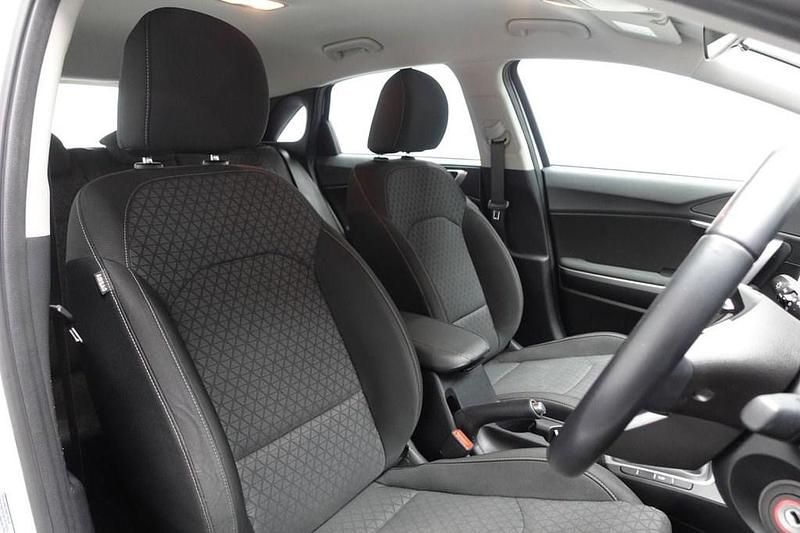 Used Kia Ceed 118 HP (86 kW) 2021 White Hatchback