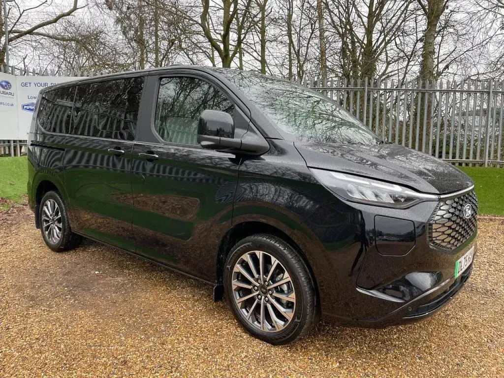 New Ford Tourneo Titanium X 160 kW (218 HP) 2025 Black MPV