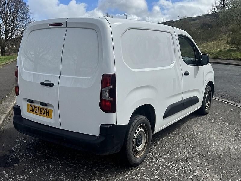 Used Citroën Berlingo 75 HP (55 kW) 2021 White MPV