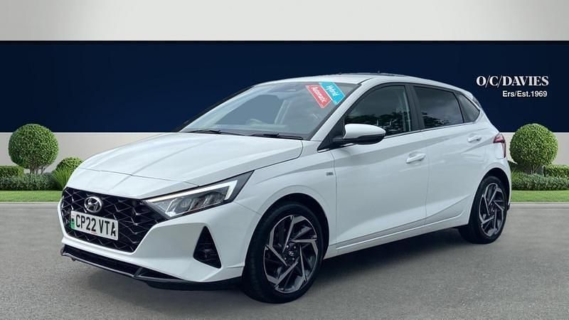 Used Hyundai i20 Premium 100 HP (73 kW) 2022 White Hatchback