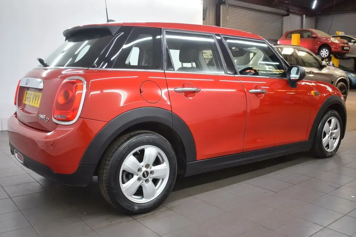 Used Mini One D Hatch 95 HP (69 kW) 2016 Red Hatchback
