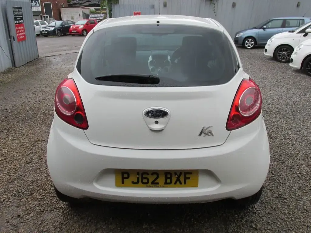Used Ford Ka Zetec 69 HP (50 kW) 2012 White Hatchback