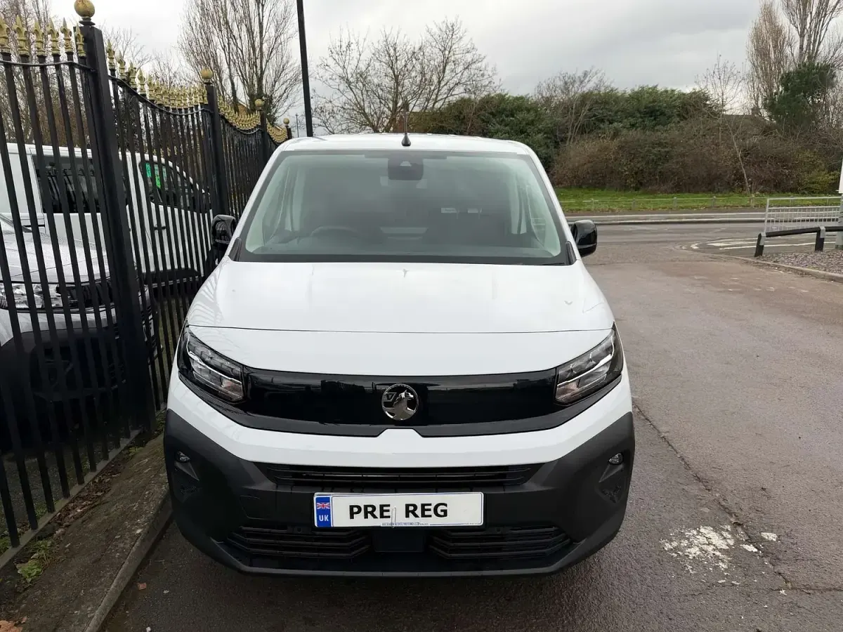 New Vauxhall Combo 100 HP (73 kW) 2025 Unknown Van