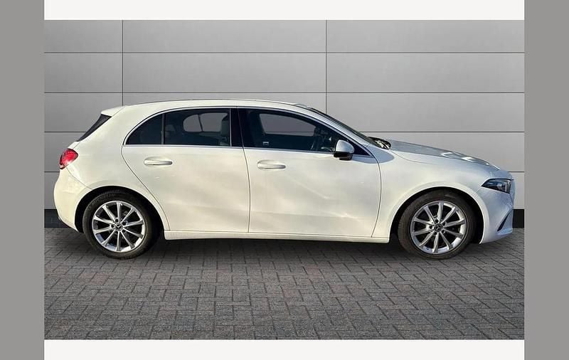 Used Mercedes A180 116 HP (85 kW) 2019 White Hatchback