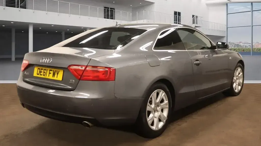 Used Audi A5 Comfort 245 HP (180 kW) 2012 Grey Coupe