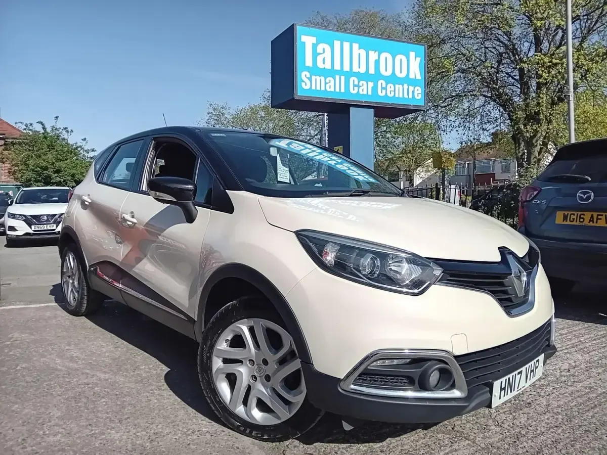 Second-hand Renault Captur Dynamique 90 CP (66 kW) 2017 Bej SUV