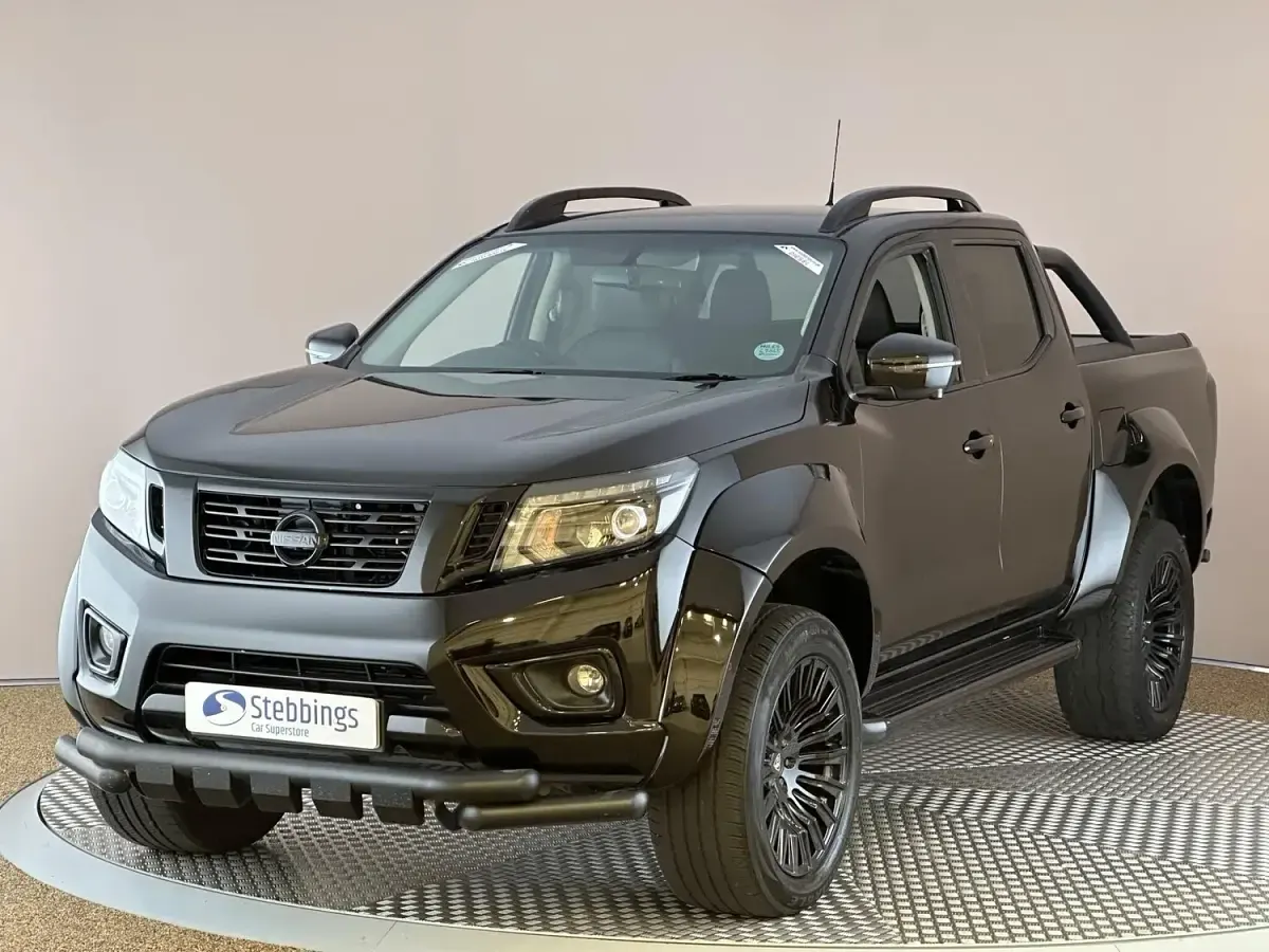 Used Nissan Navara Tekna 190 HP (139 kW) 2021 Black Pickup
