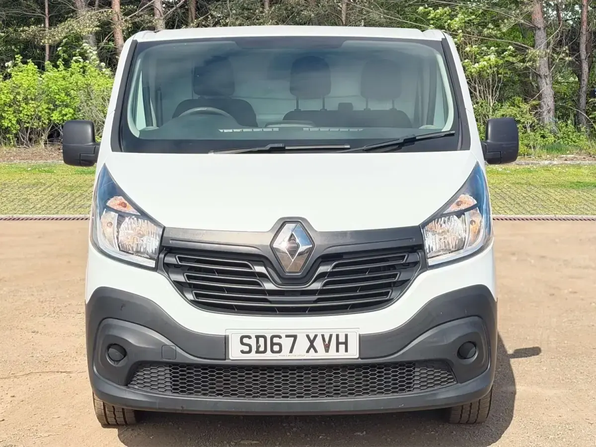 Used Renault Trafic Business 2017 White MPV