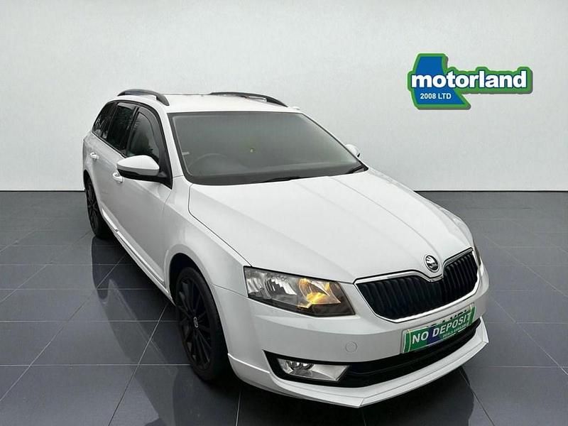 White Used 2014 Skoda Octavia Estate | £8,999 (Fair price) - Image 1/4