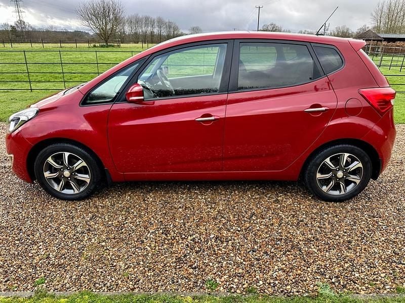 Used Hyundai ix20 Premium 90 HP (66 kW) 2018 Red Hatchback