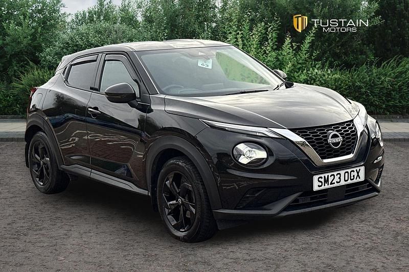 Black Used 2023 Nissan Juke N-Connecta SUV | £15,199 (Fair price) - Image 1/4