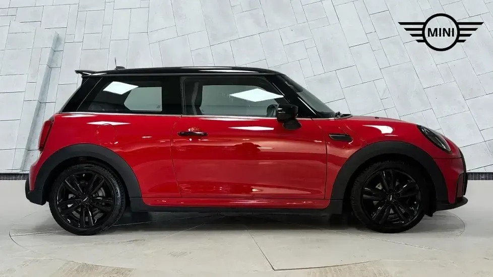 Used Mini Cooper Hatch 134 HP (98 kW) 2023 Red Hatchback