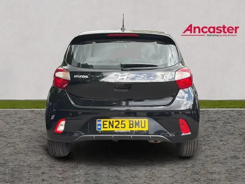 Used Hyundai i10 Advanced 61 HP (44 kW) 2025 Black Hatchback