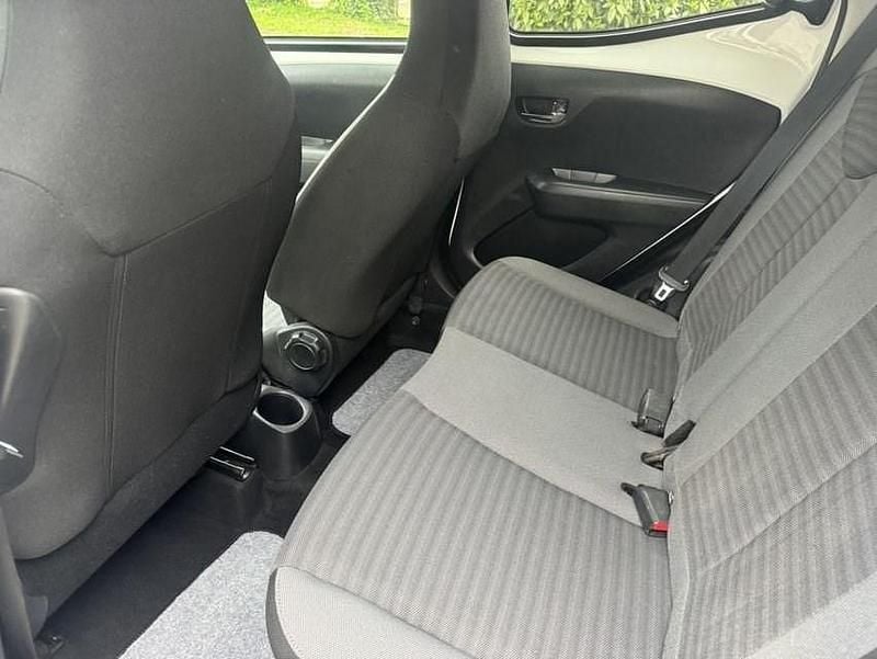 Usado Toyota Aygo x-press 71 HP (52 kW) 2018 Branco Citadino