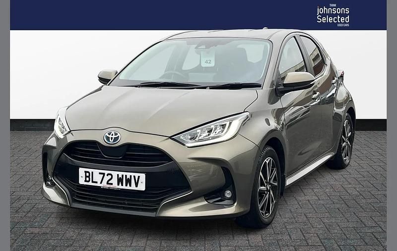 Used Toyota Yaris Hybrid Design 113 HP (83 kW) 2022 Other Hatchback