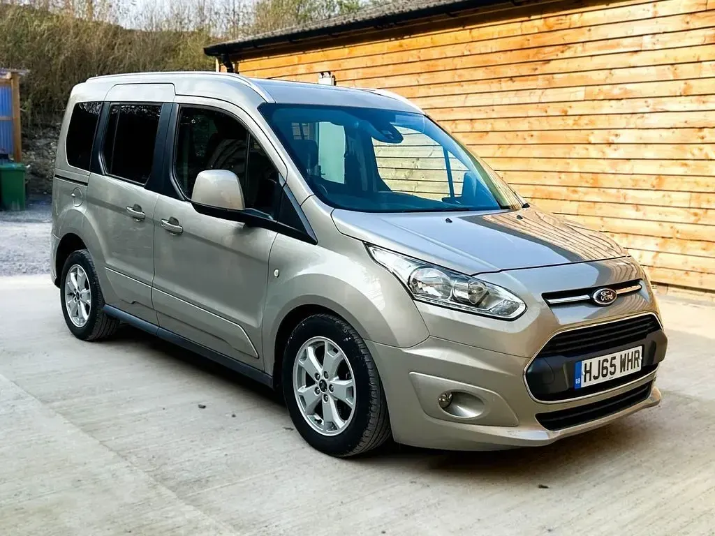 Used Ford Tourneo Connect Titanium 2015 Silver MPV