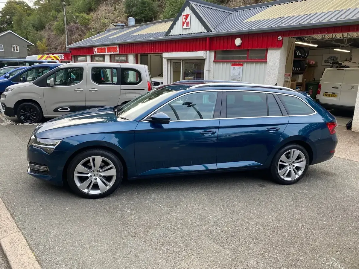 Used Skoda Superb SE L 150 HP (110 kW) 2020 Blue Estate