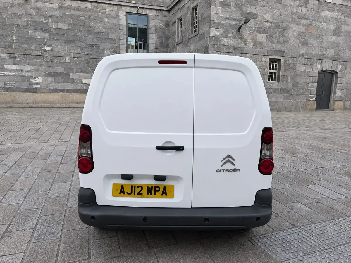 Used Citroën Berlingo 75 HP (55 kW) 2012 White MPV