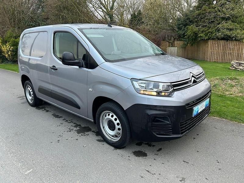 Used Citroën Berlingo 100 HP (73 kW) 2023 Grey MPV