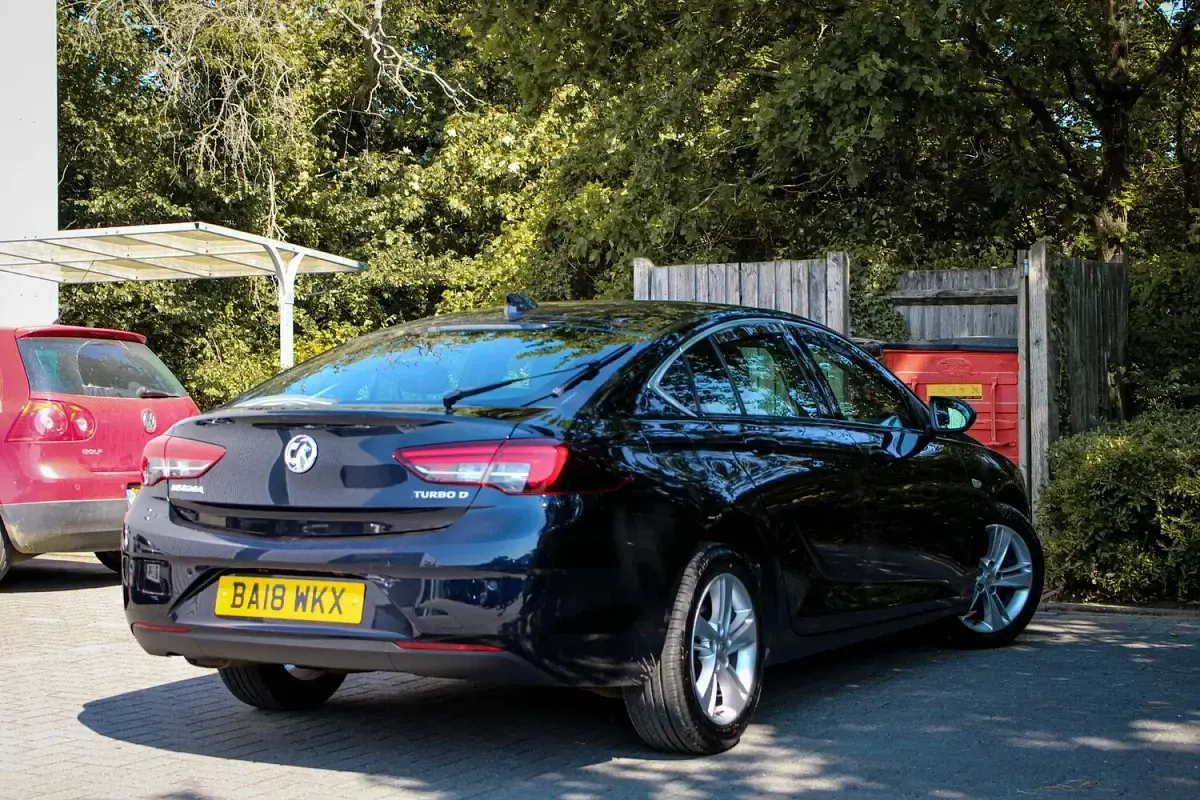 Used Vauxhall Insignia 2018 Blue Hatchback