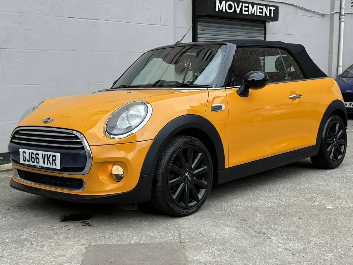 Used Mini Cooper Cabriolet 134 HP (98 kW) 2016 Orange Cabriolet