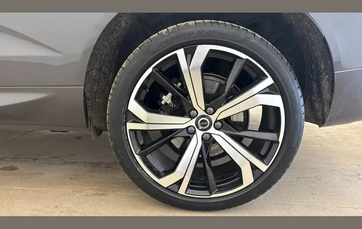 Used Volvo XC60 Ultra 247 HP (181 kW) 2025 Grey SUV