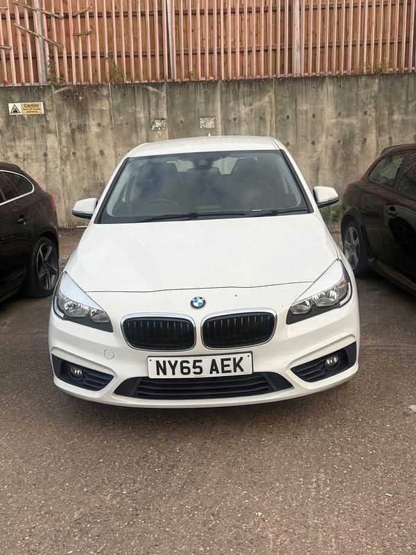 White Used 2015 BMW 218 Sport Line Hatchback | £3,750 (Fair price) - Image 1/4