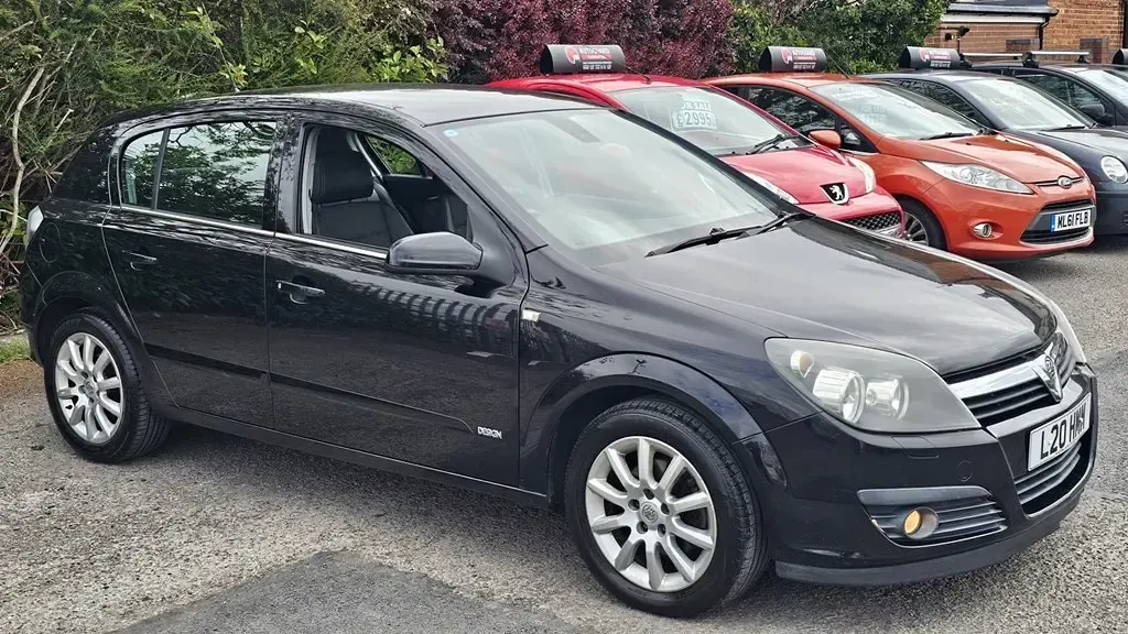 Usado Vauxhall Astra Design Edition 2006 Negro Utilitario