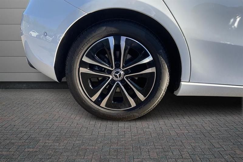 Used Mercedes A200 Executive 163 HP (119 kW) 2024 Polar white Hatchback