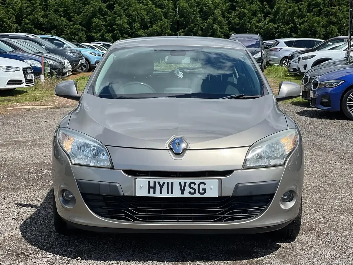 Used Renault Mégane III Dynamique 2011 Beige Hatchback