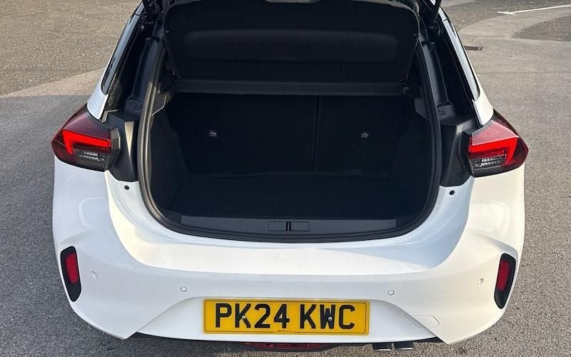 Used Vauxhall Corsa Ultimate 131 HP (96 kW) 2024 White Hatchback