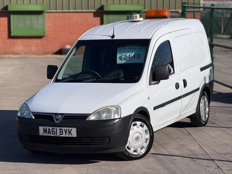 Used Vauxhall Combo 2011 White MPV