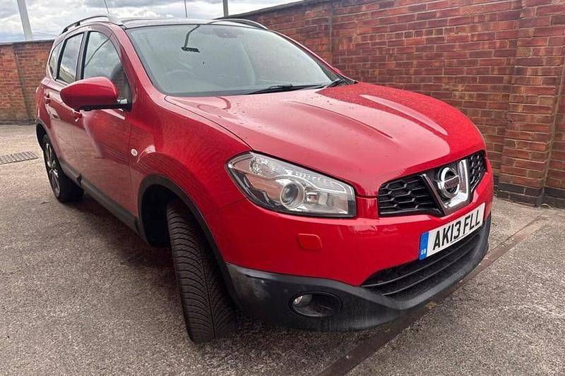 Red Used 2013 Nissan Qashqai +2 Tekna SUV | £1,995 (Fair price) - Image 1/1
