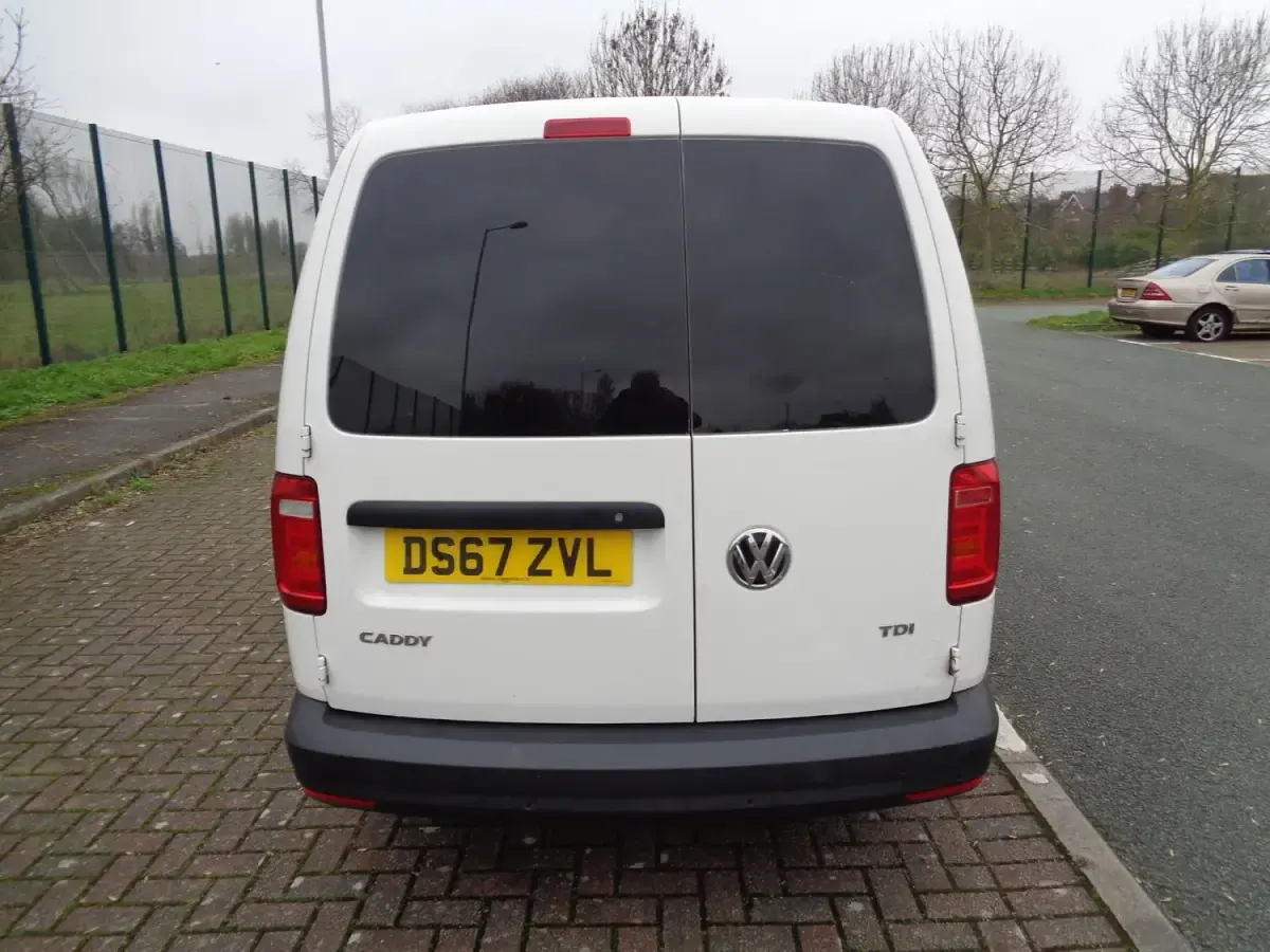 Gebraucht VW Caddy Startline 102 PS (75 kW) 2018 Weiß Van / Kleinbus