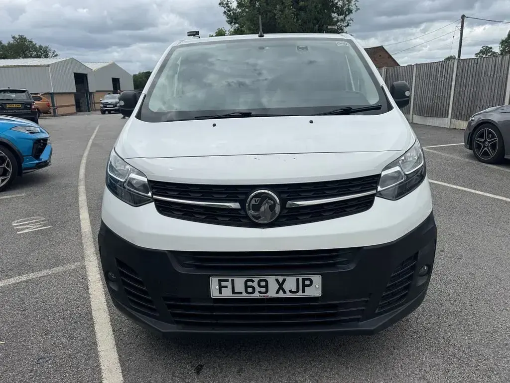 Used Vauxhall Vivaro Edition 2019 White MPV