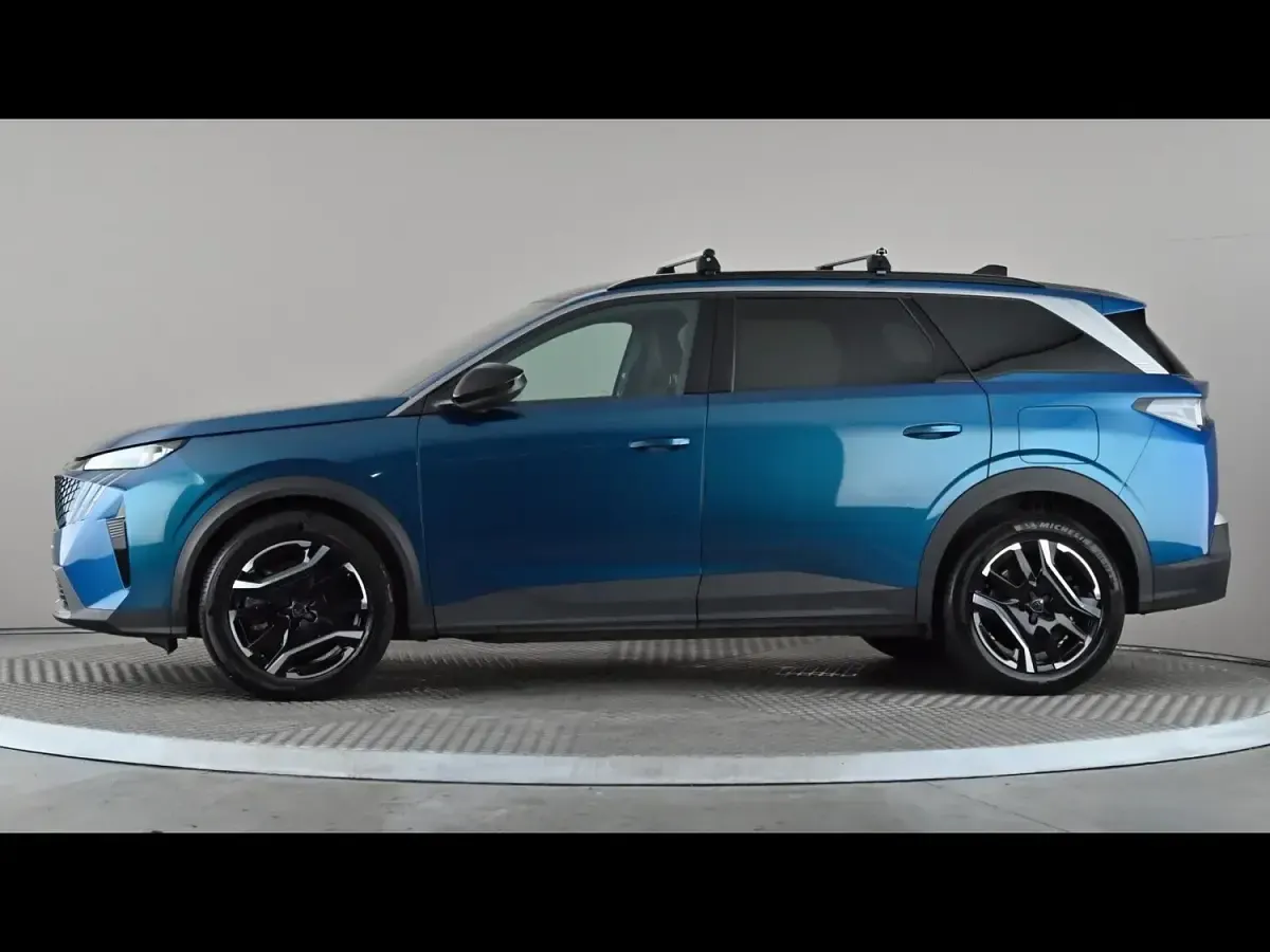 Used Peugeot 5008 Allure 156 kW (213 HP) 2025 Blue SUV