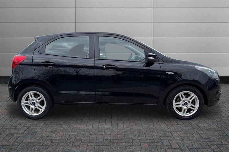 Used Ford Ka Plus Zetec 85 HP (62 kW) 2017 Black Hatchback
