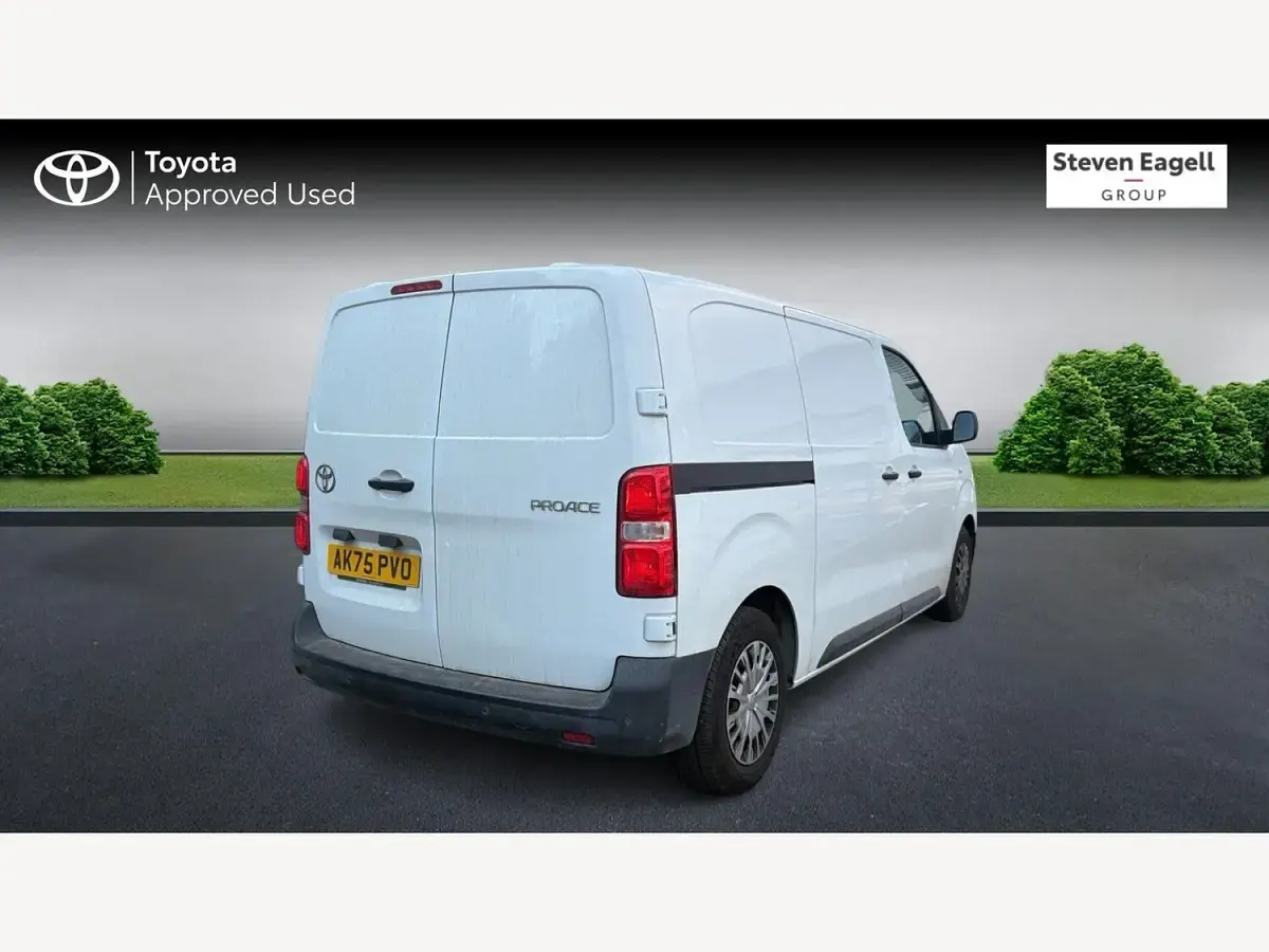 Used Toyota Proace 120 HP (88 kW) 2025 White MPV